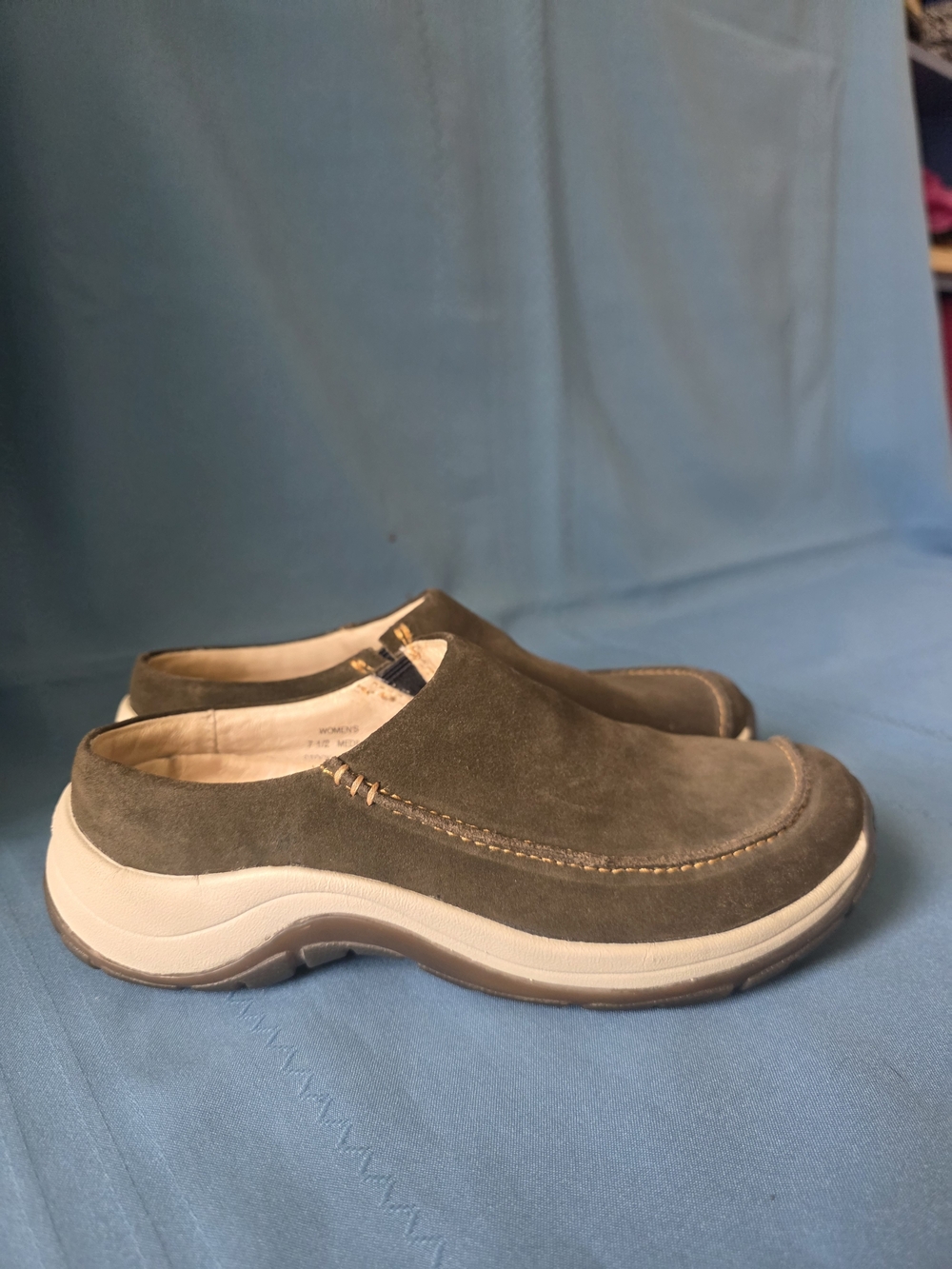 L.L.Bean Women’s 7.5 Slip‑On Suede Olive Green Shoes Casual Everyday Mules Clogs